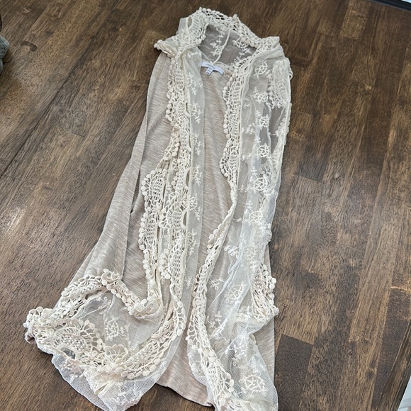 Cover up - Picture 2 of 2